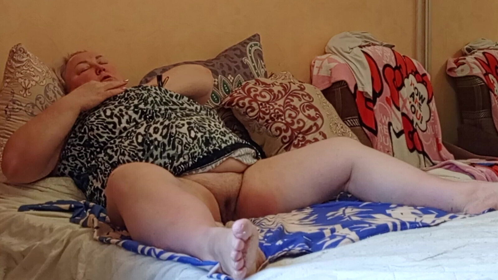 girlfriend with pussy masturbates with toys