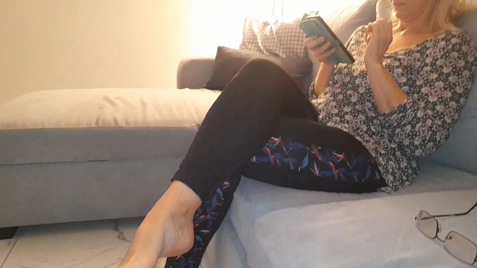 Amateur Blonde Mature Wife Feet Body Worship