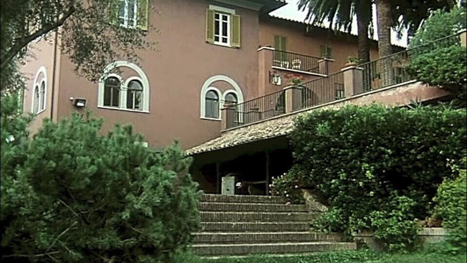 Moana Pozzi's Club Pussy Everyone