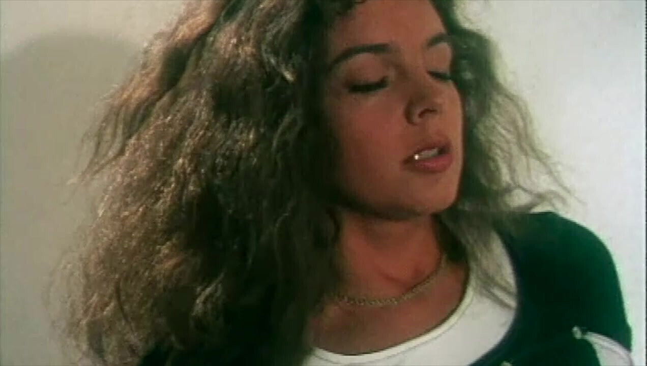 Catches Boyfriend Fucking Another Girl Masturbates While Watching Them