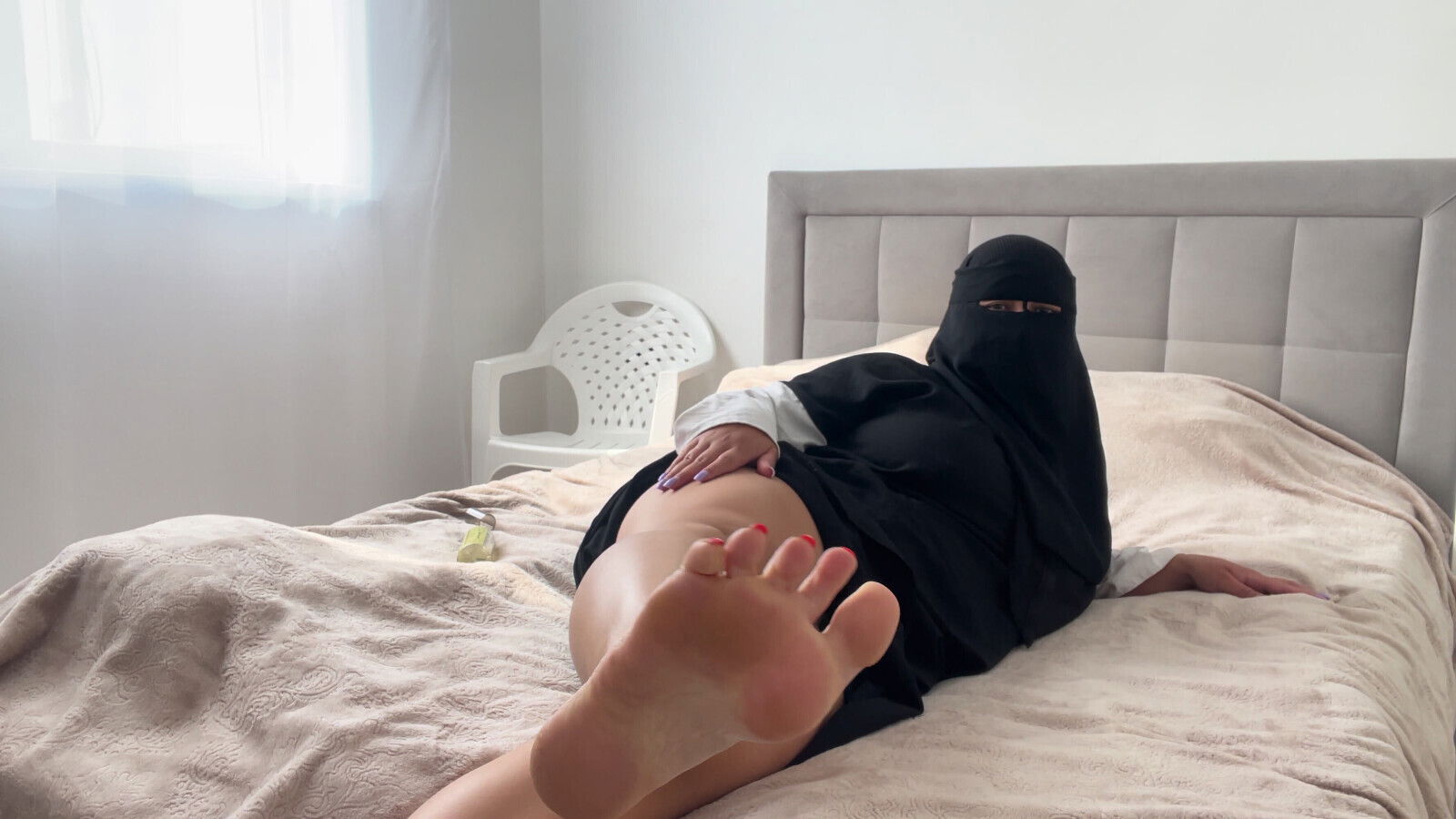 stepmom with tight masturbates without panties. yeah, jerk with