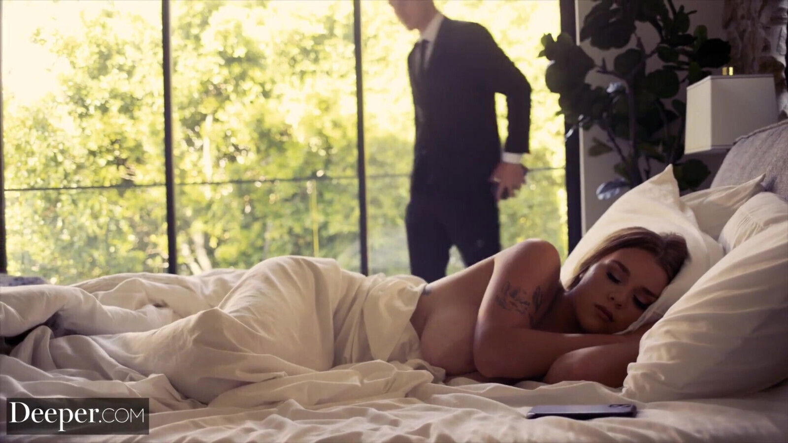 Deeper. Voluptuous Gabbie Breaks From Housewife Routine