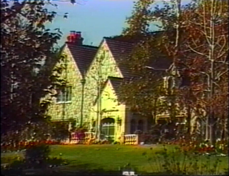 Ravishing Blond Bombshell Seduces with Episode