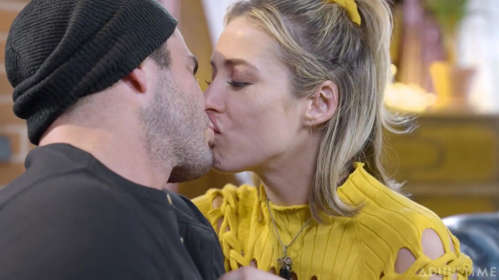 Adult Time Raunchy Aiden Ashley Lets Dating Stranger Creampie Pussy First Date!