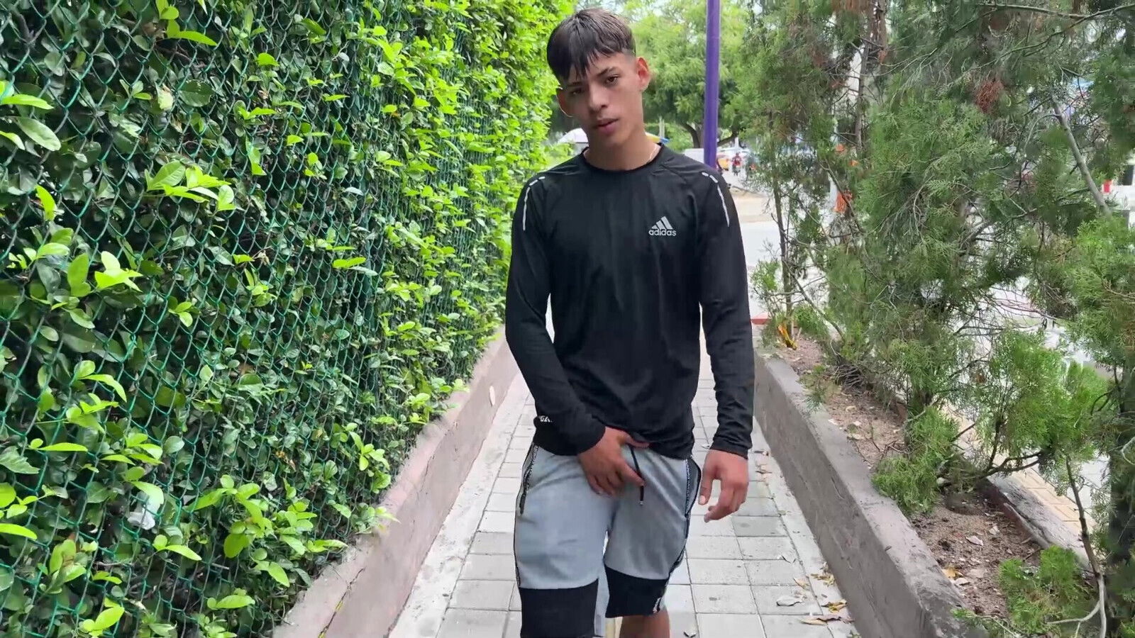 latino Valentino Ricardo with dick gets hanjob