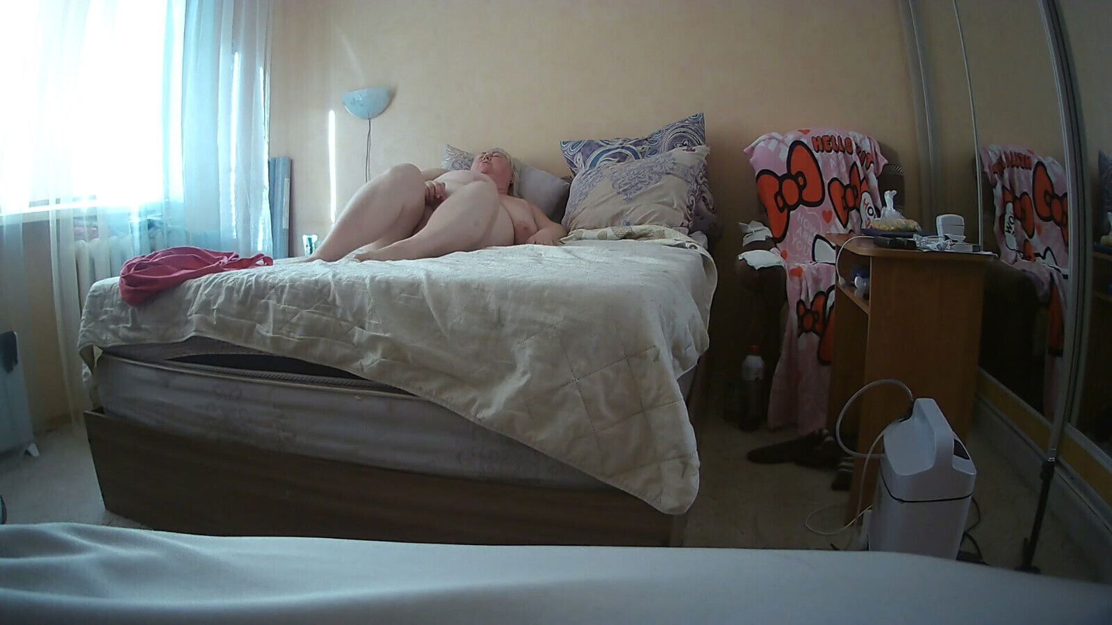 Stepmom undresses fondles with pussy with hands