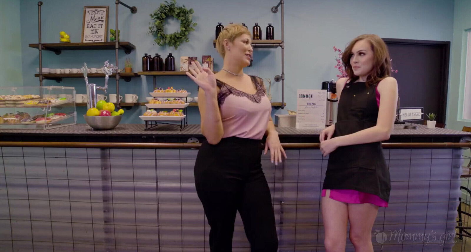 Mommy's Girl MILF Ryan Keely's Flirty Barista Tricks Lead with Stepdaughter Freya Parker