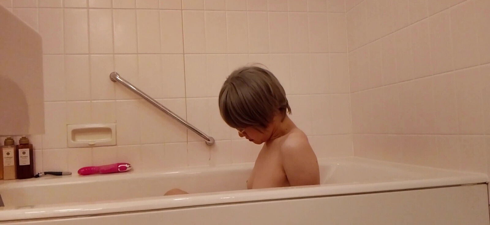 Mature Woman Bathroom Masturbation