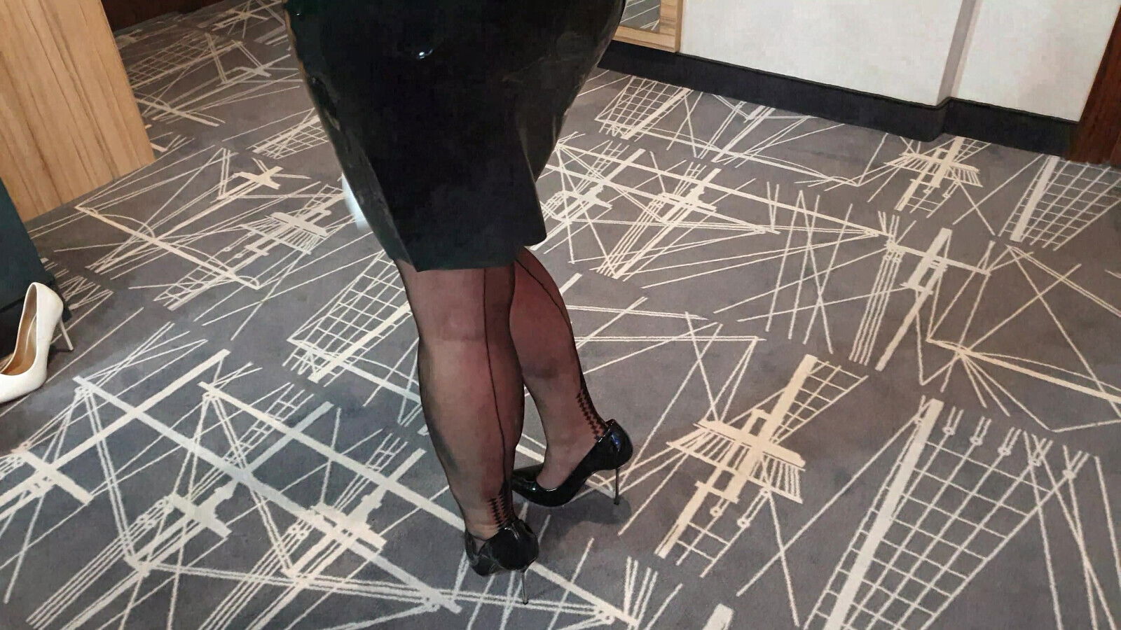 Rubber Skirt Nylons Part