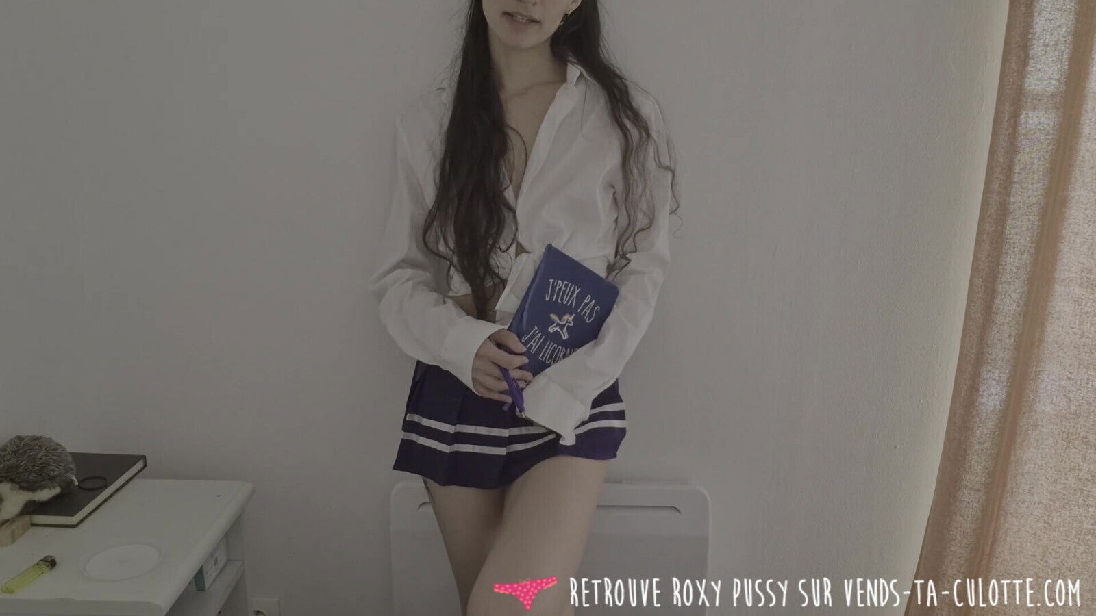Vends-ta-culotte Sexy French student excites teacher better grade