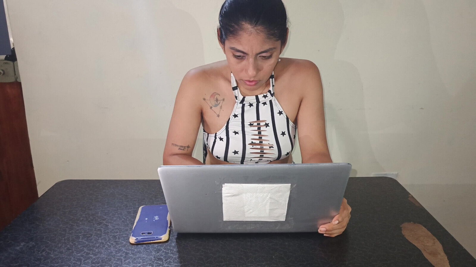 Sucks technician comes laptop homemade with young woman