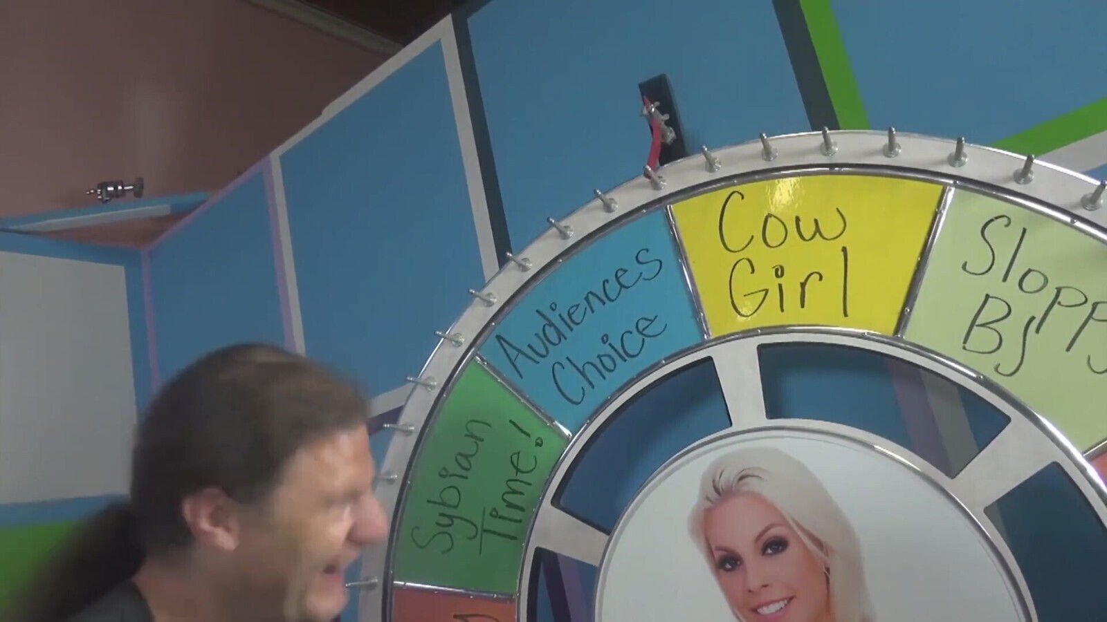 Horny pornstars queening lucky while blowing jerking dick