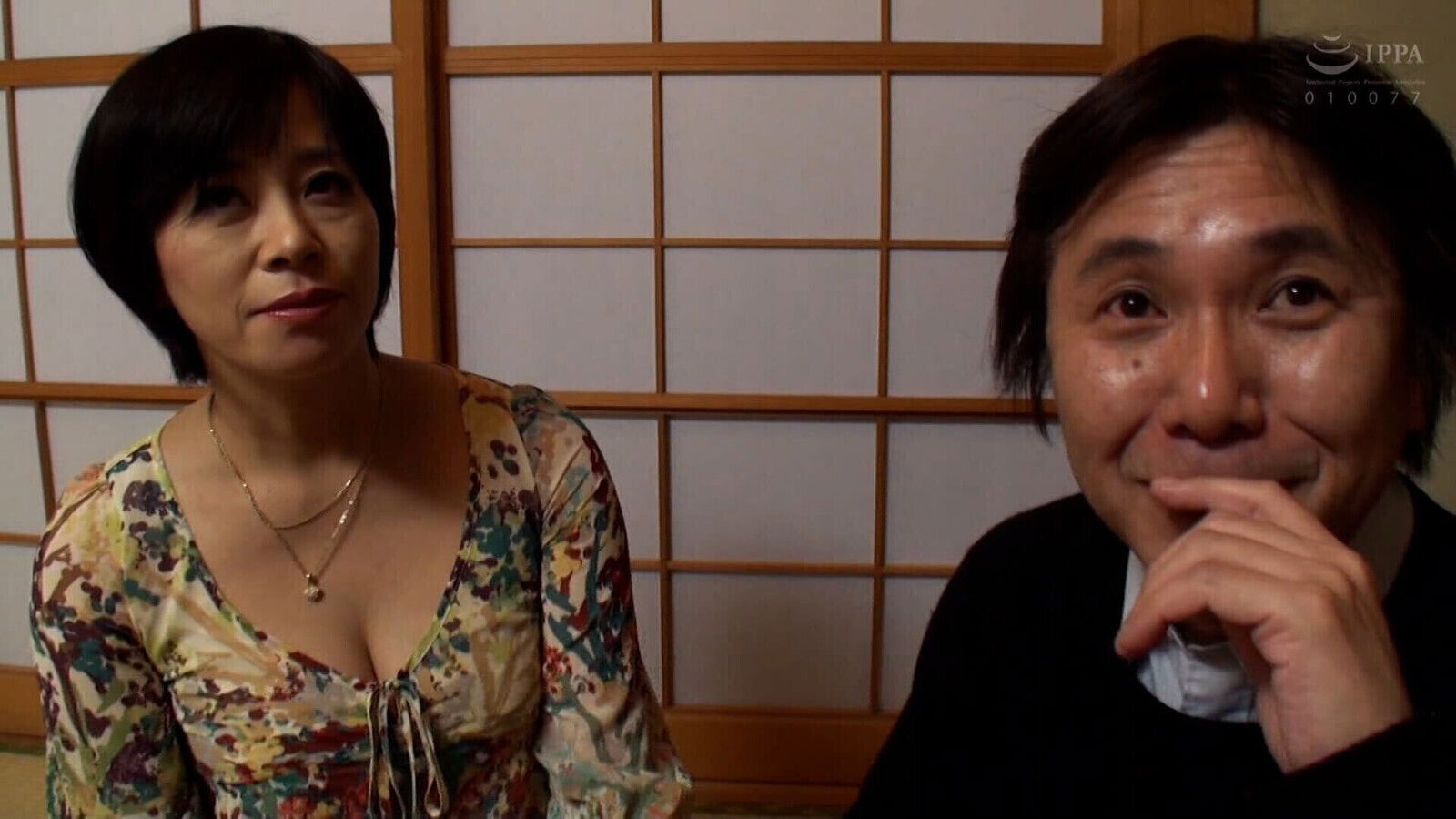 M797g11 Mature Woman Appears Satisfy Unsatisfied Sexual Desire