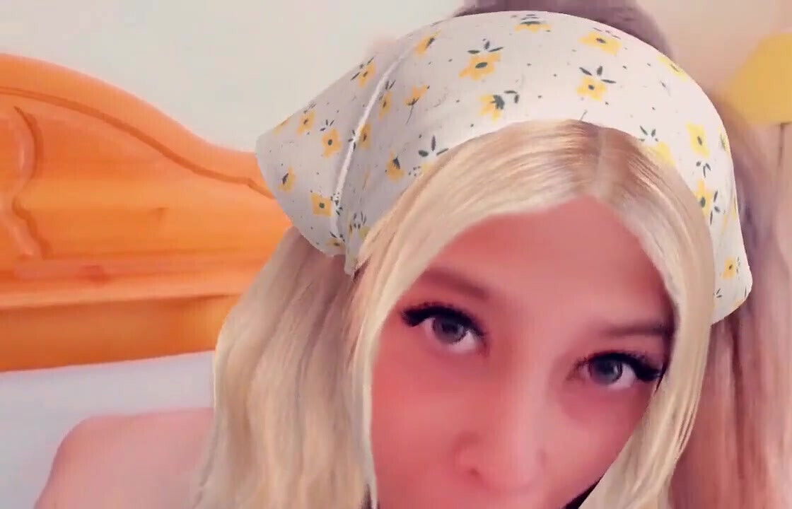 Latina Sucking with Snap Filter