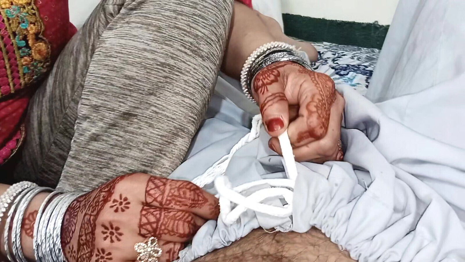 Muslim mistresses have dirty relationship with servants