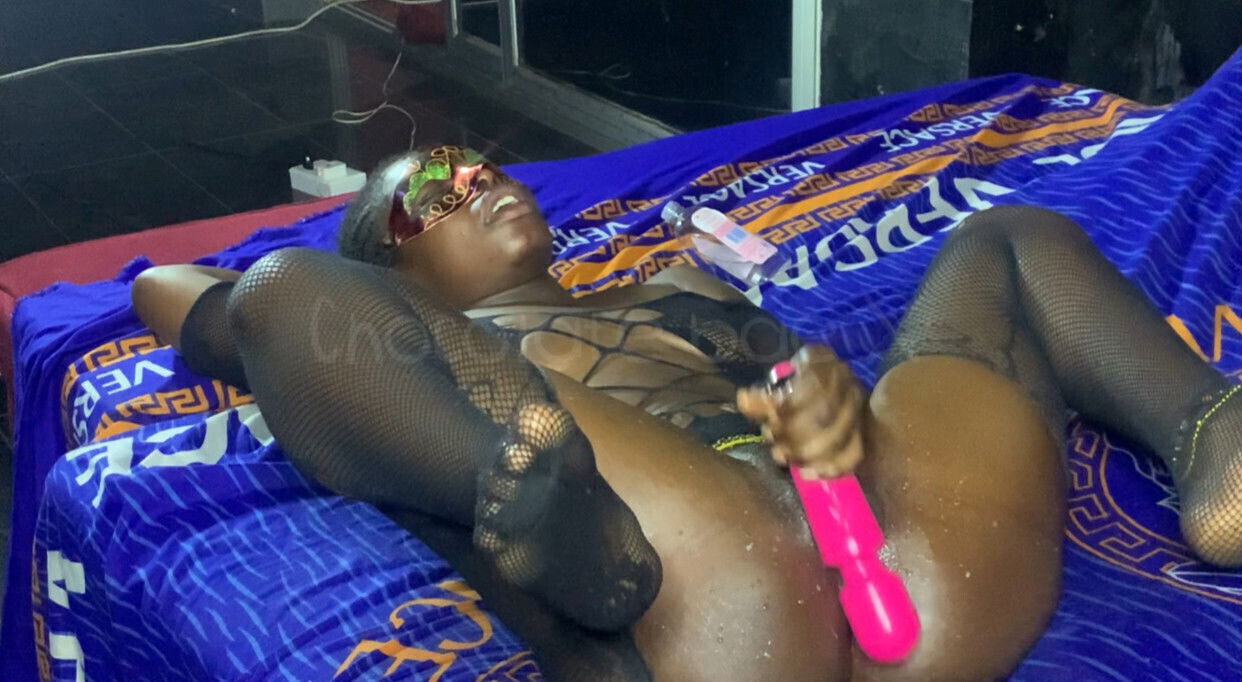 Playing with juicy PUSSY Zaddy give hard I'll squirt over u!!!