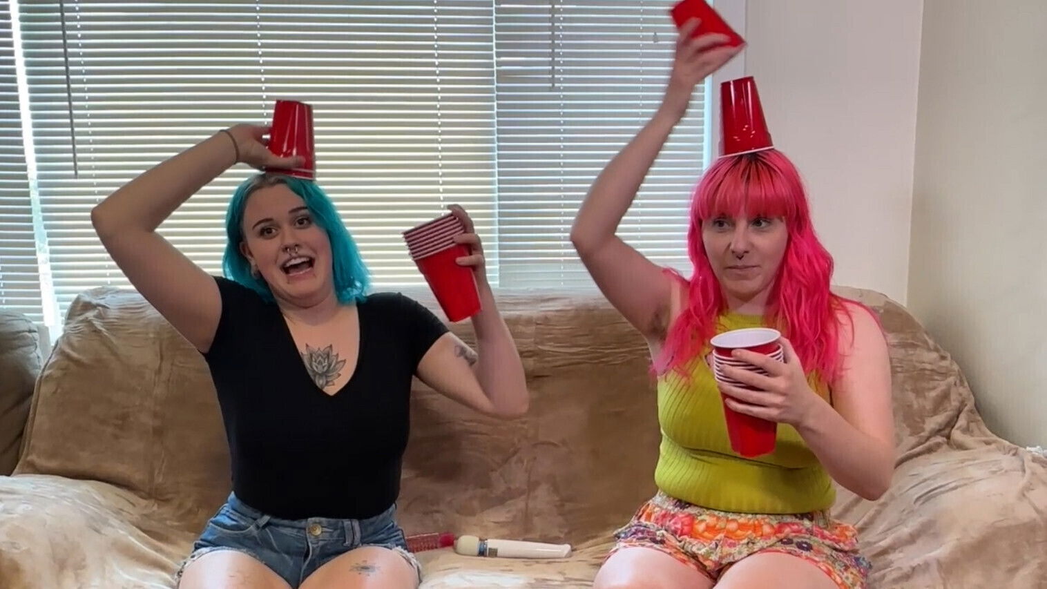 Lizzy head head, stacking cups stripping