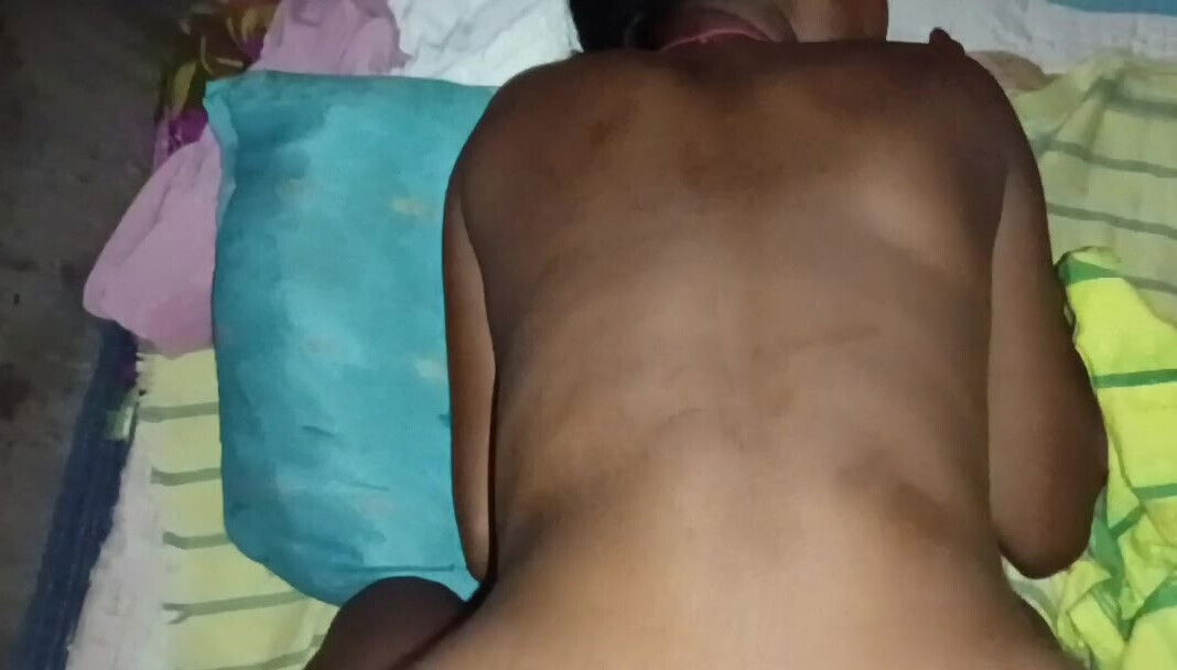 Desi girlfriend boyfriend fucking video, first fucking video