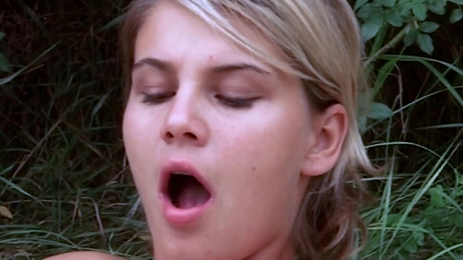 Sweet teen gets hairy pussy licked fucked outdoors