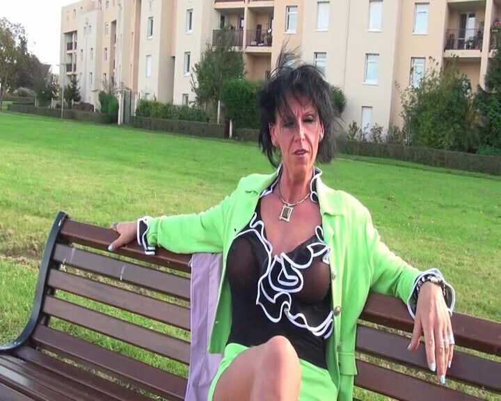 Sandrine, Mature French Woman Does Bodybuilding, Gets Fucked