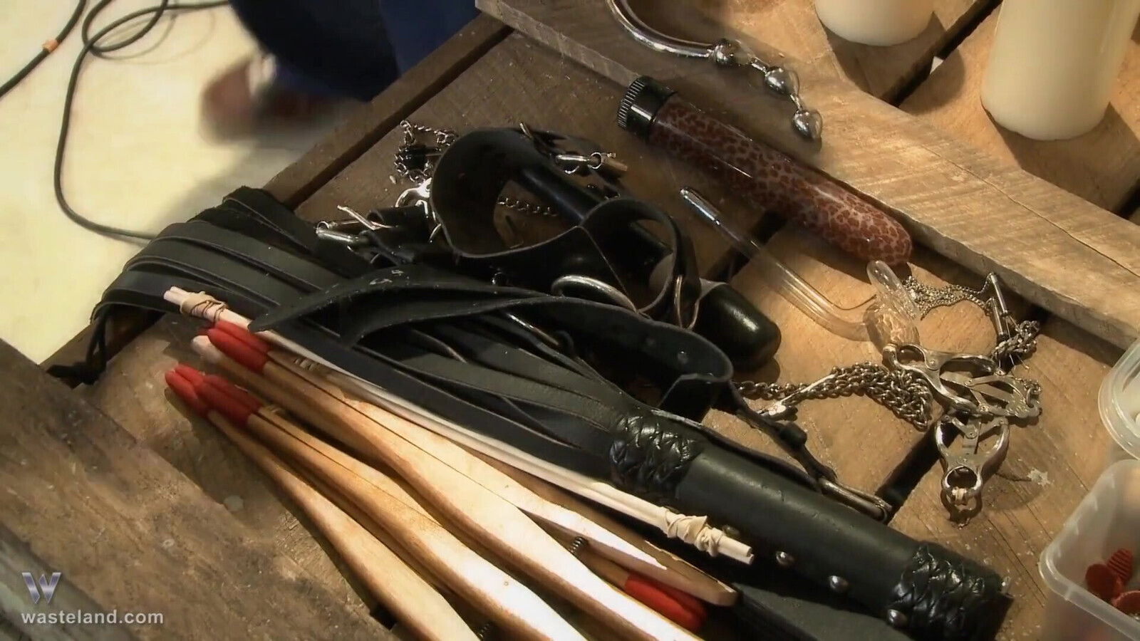 Vyxen Steel BDSM pilot