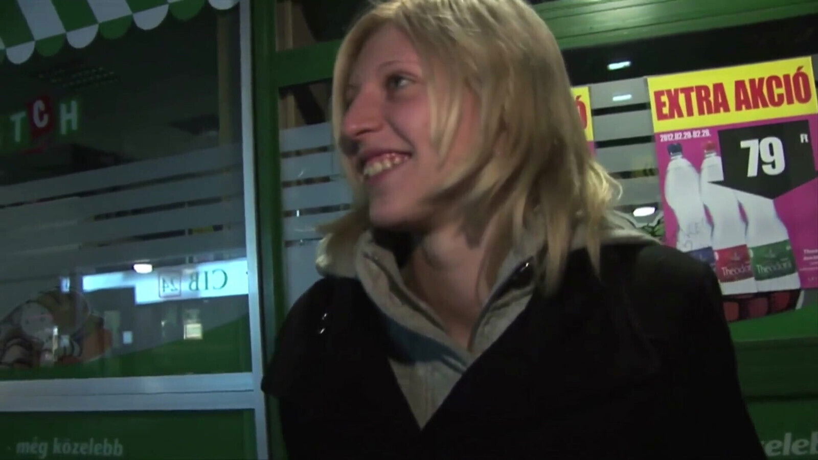 Blonde chick gets banged both holes