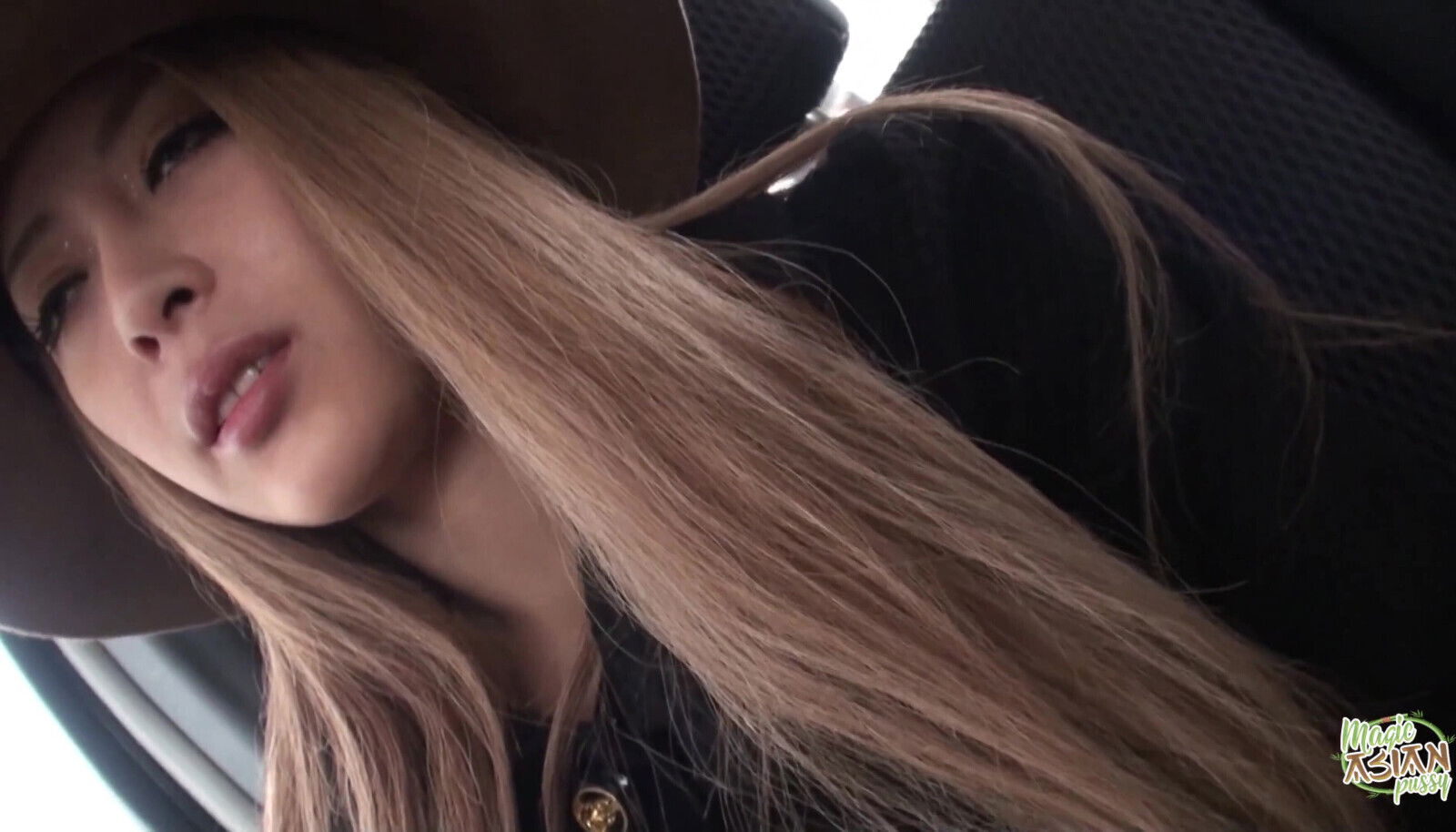 Sucking This Back Seat When They Arrived Again There