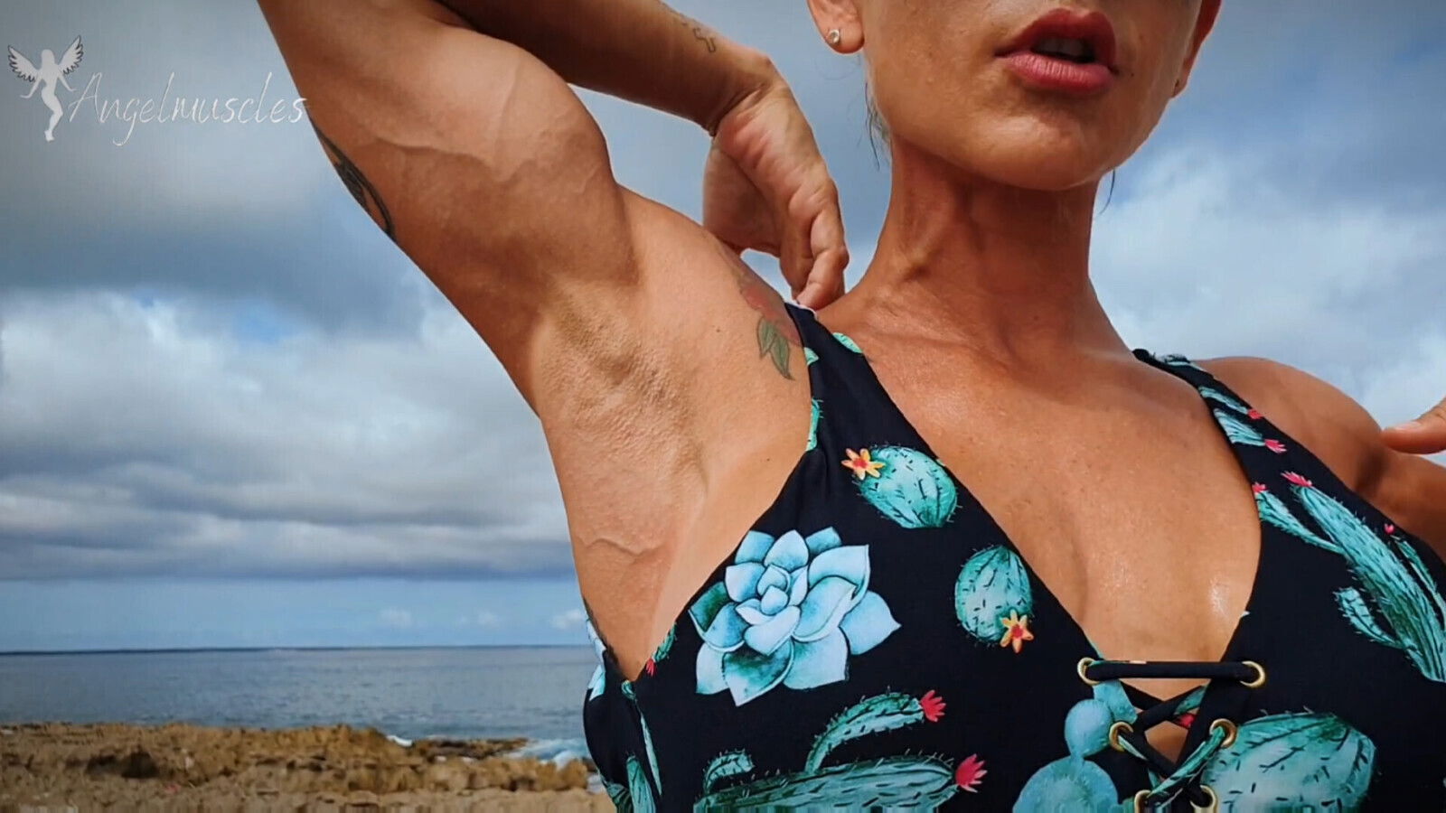 Sun-Kissed Armpits Pumped Biceps Vein Goddess Beach