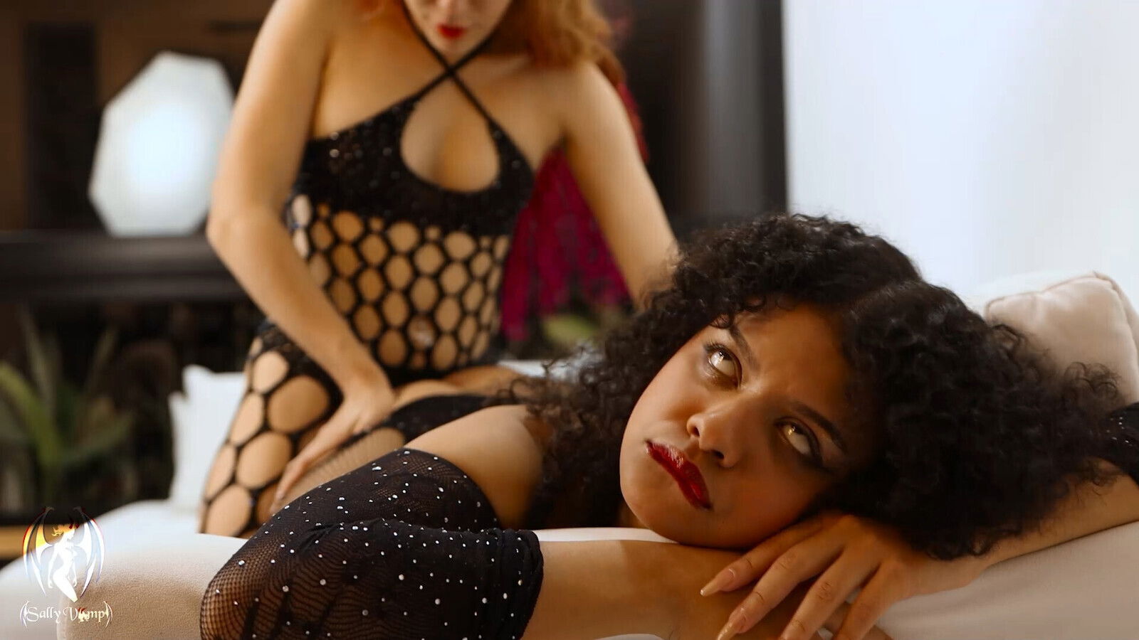 I've never used strap-on before, teach Lesbic interracial strap-on fuck with Diana Marquez