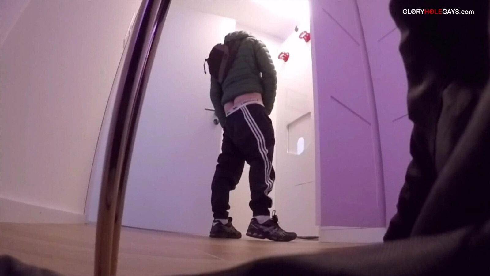 Twink Meets Thug Things Wild Gloryhole!