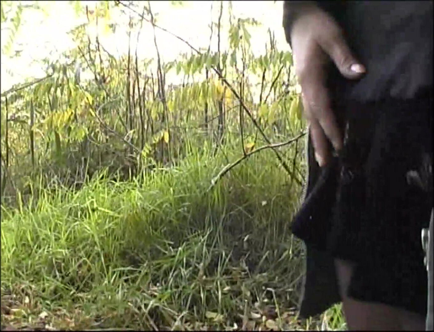 Mature Amateur MILF Masturbates Hairy Pussy with Dildo Gets