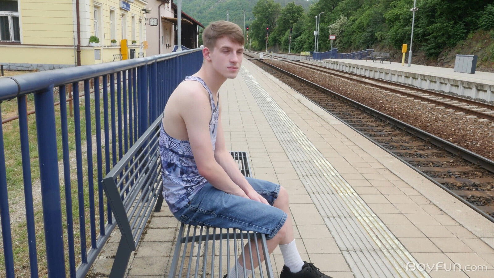 Twink Invites Boyfriend Over Fuck BAREBACK