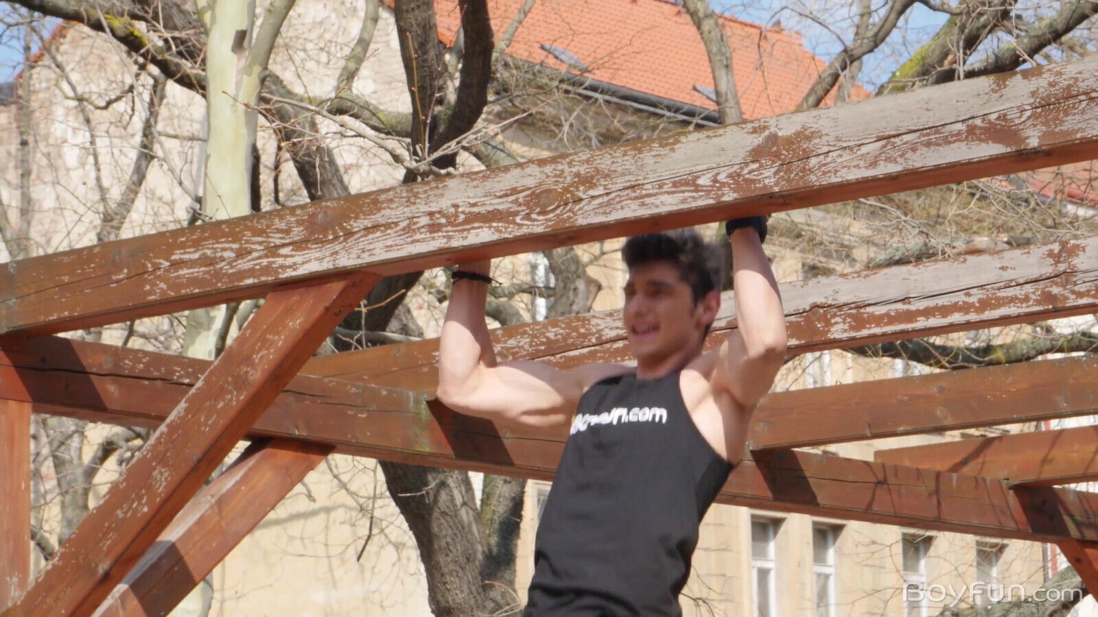 Straight jock Jared Shaw seduces workout buddy into bareback fuck