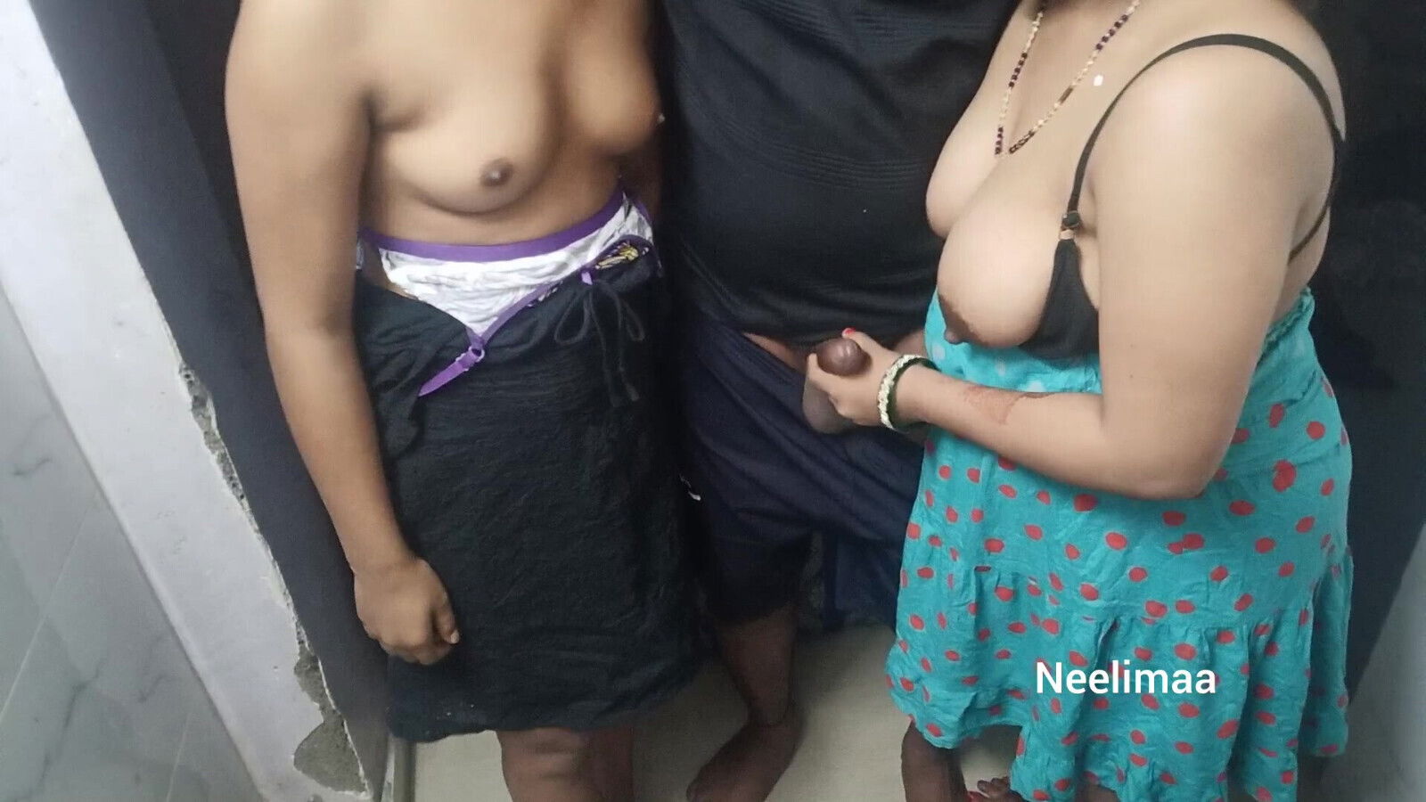 Best Indian Threesome video.