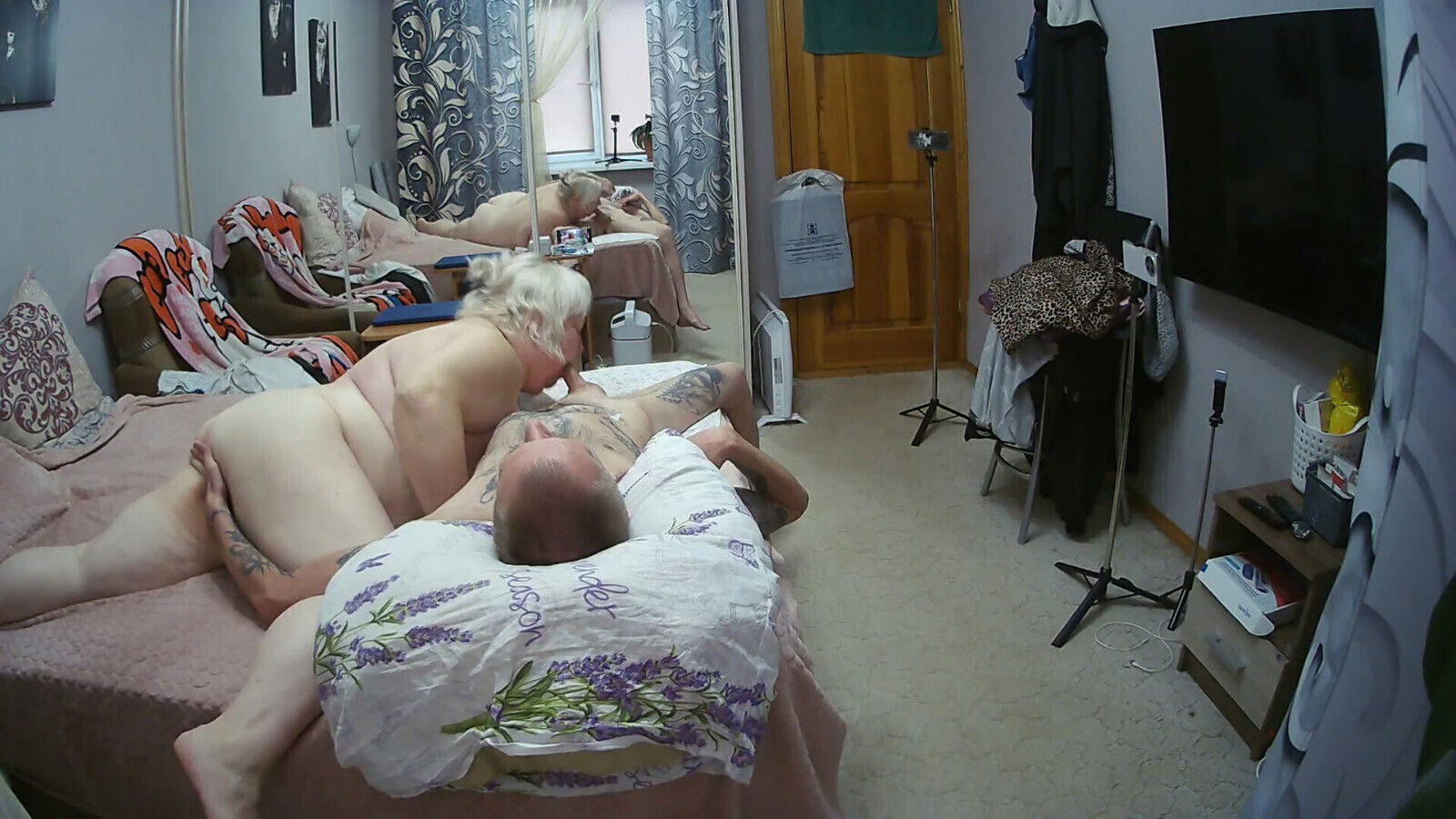 girlfriend always ready suck dick