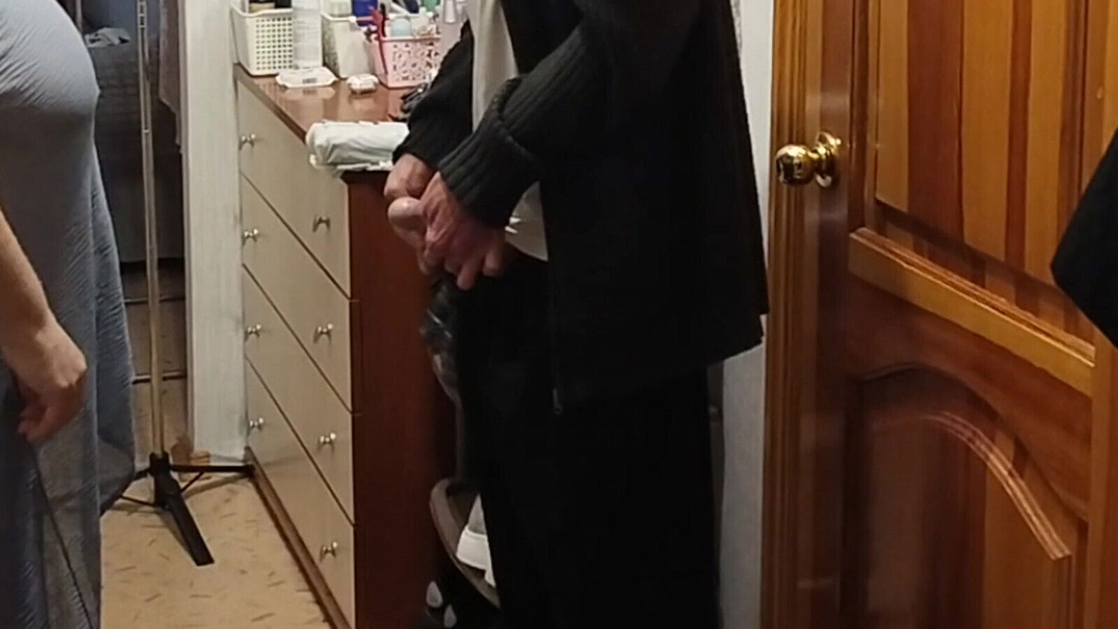 Mother-in-law paid courier with