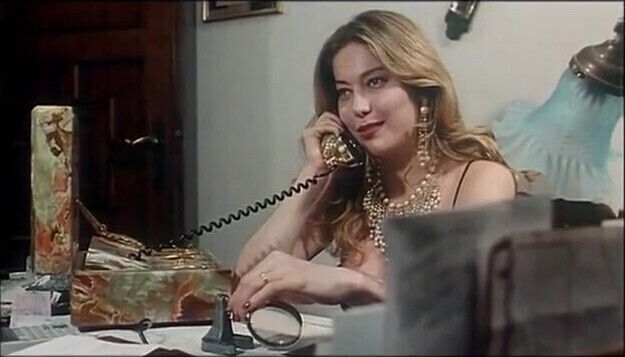 Hairy secretary gets hairy pussy licked office