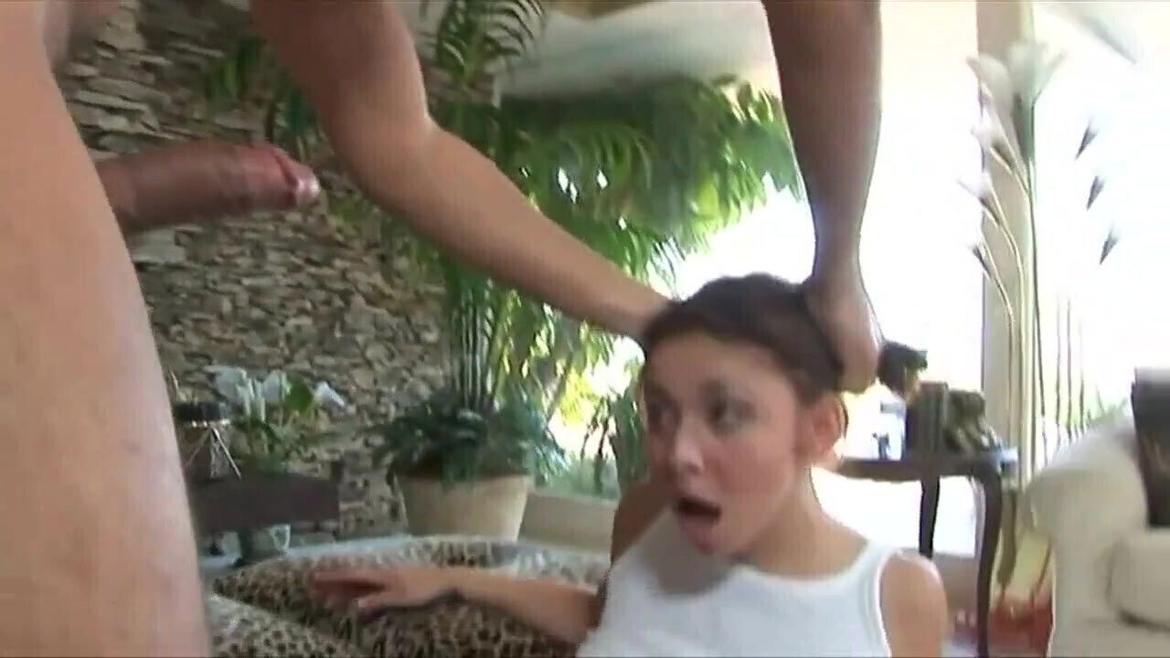 Teen slut gives impressive deepthroat blowjob