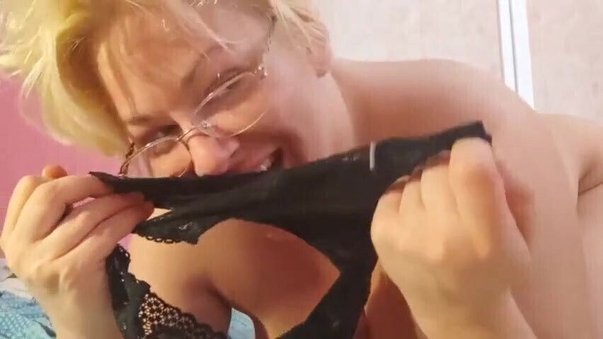 picses pants ass,panty pussy mouth,pee panty