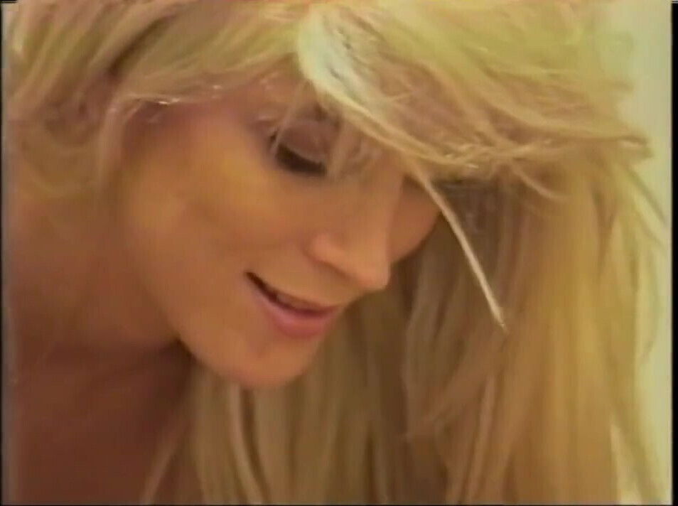 Young Skinny Blondies Move Unpack Dildos