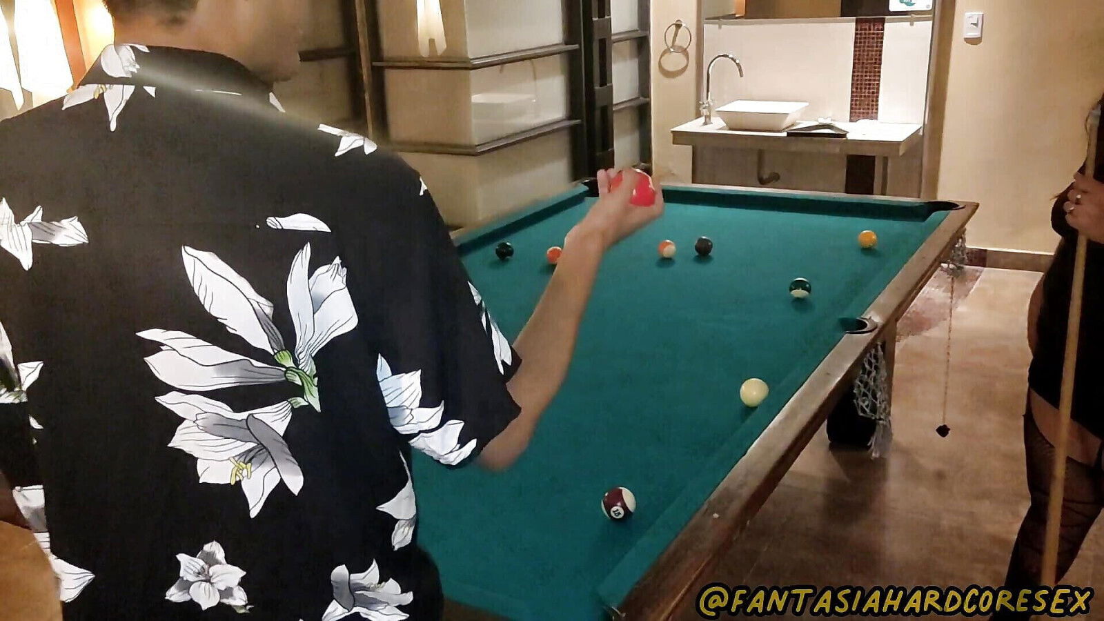 Massages Best Friend Until Break Buttocks with Fantasiahardcoresex