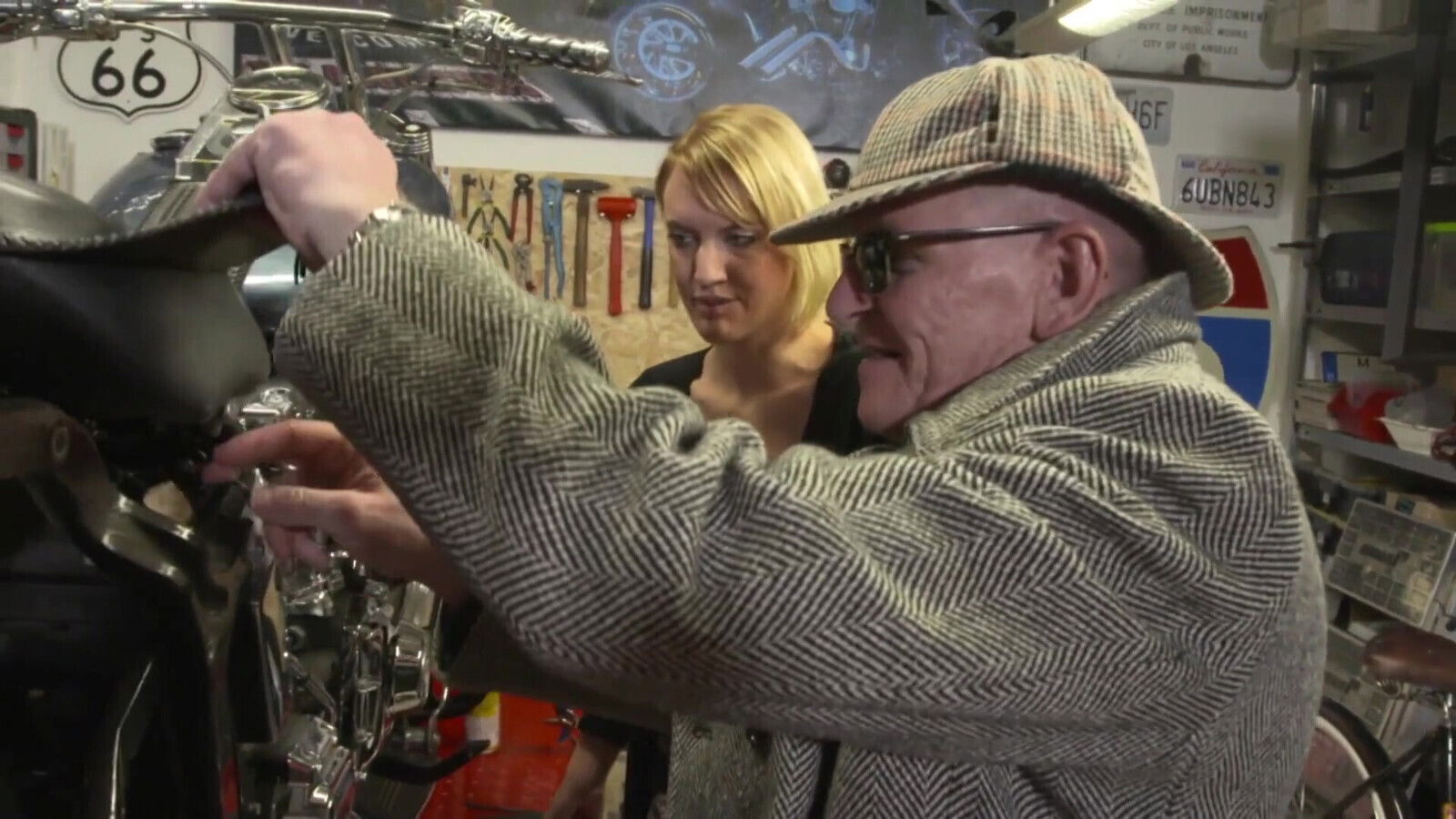 Sexy tattooed blonde enjoying hard fuck floor