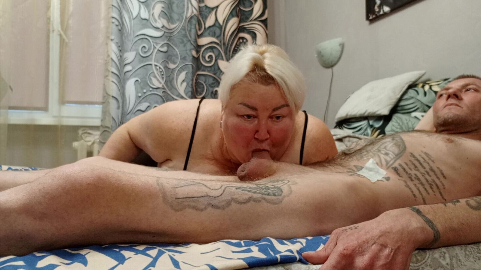 Stepmom sucks dick like candy until fills mouth