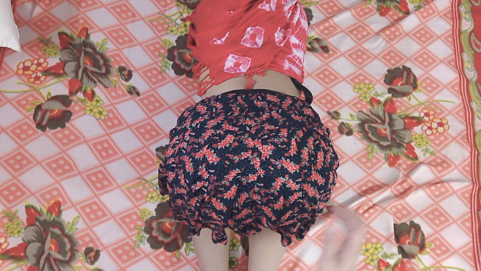 Ouch, that's wrong hole! hurts much! SURPRISE