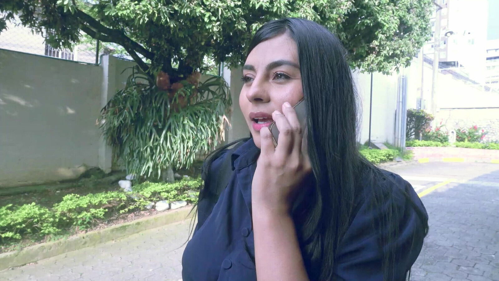 College classmate came room homework