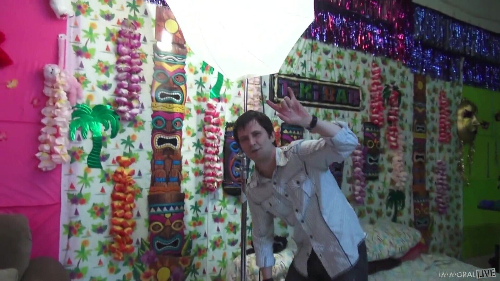 Welcome Sucking Challenge with Women with Show Their Sucking Skills