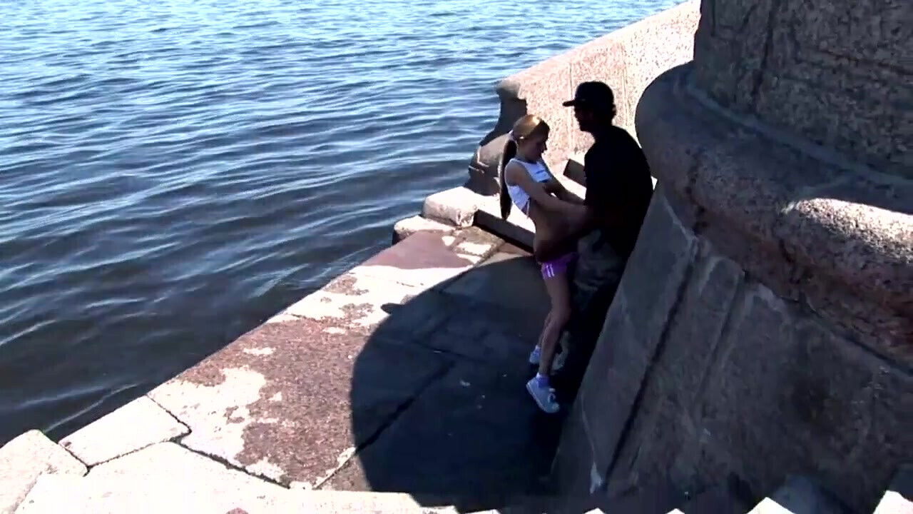 Huge mouth huge ass.