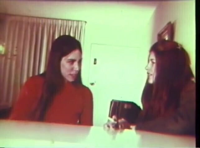 Vintage threesome pussy fucking pussy licking threesome position