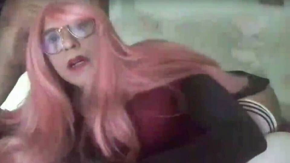 Shemale sucks very rich relative