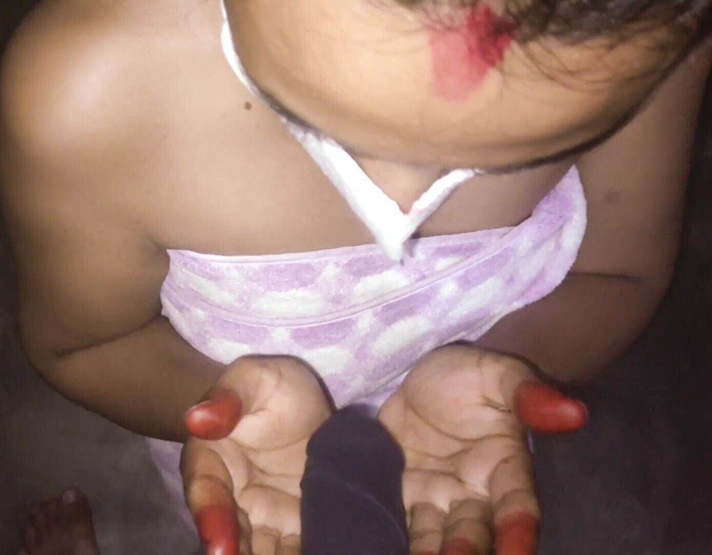 Indian Bhabhi Gives Blowjob Seen